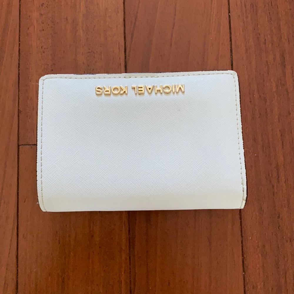 White Mk Wallet